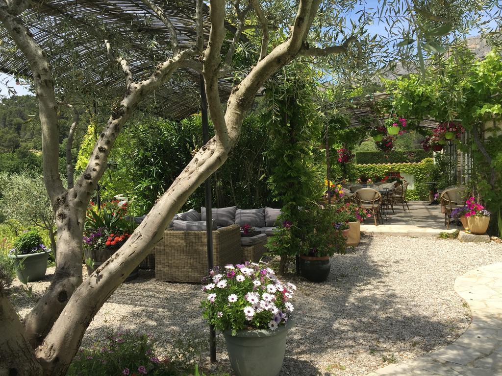 Le Grand Jardin Bed and Breakfast Lafare Eksteriør billede