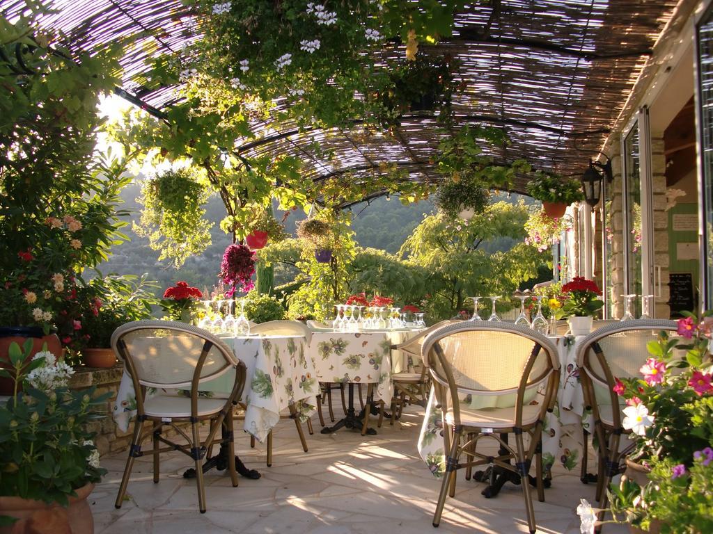 Le Grand Jardin Bed and Breakfast Lafare Eksteriør billede