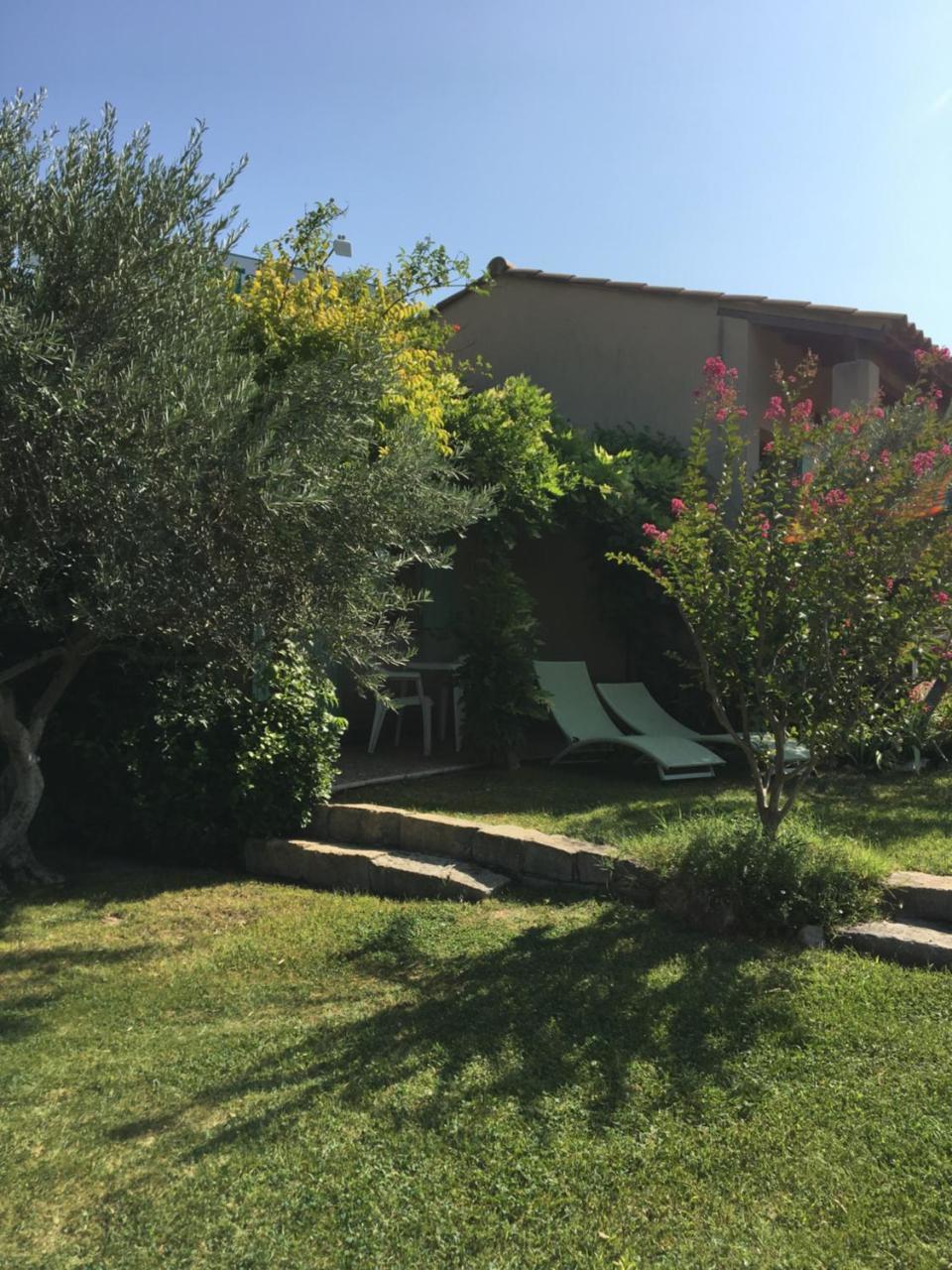 Le Grand Jardin Bed and Breakfast Lafare Eksteriør billede